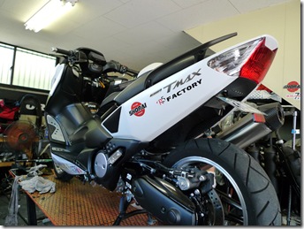 TMAX タイヤ交換